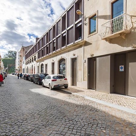 Deluxe 2Bdr Apartment W/ Patio By Lovelystay Lissabon Exterior foto